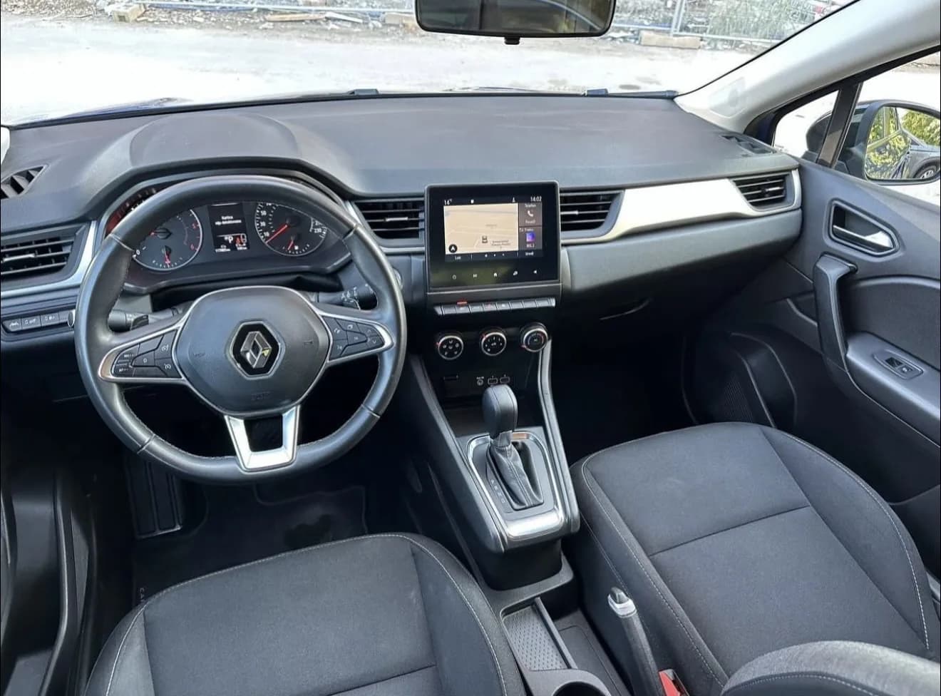 Renault Captur - kokpit