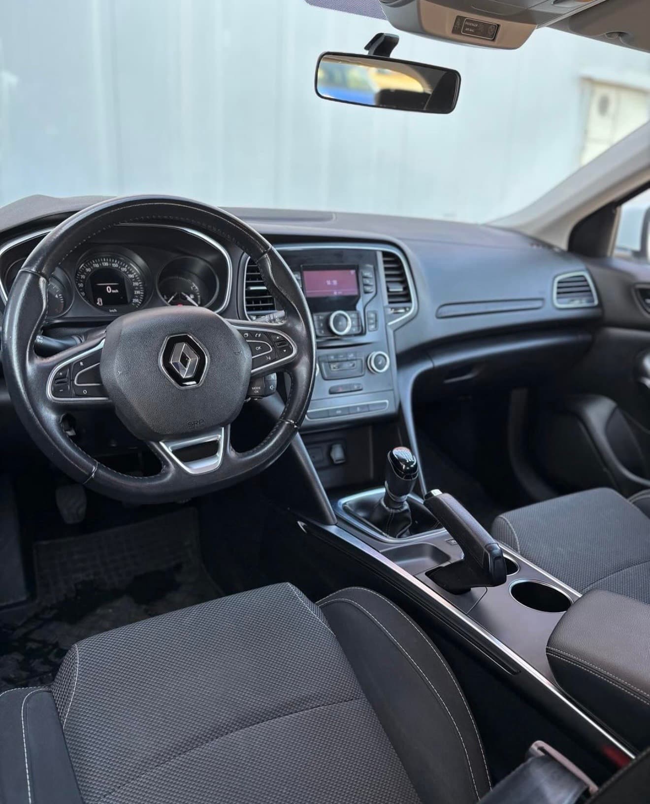 Renault Clio - kokpit
