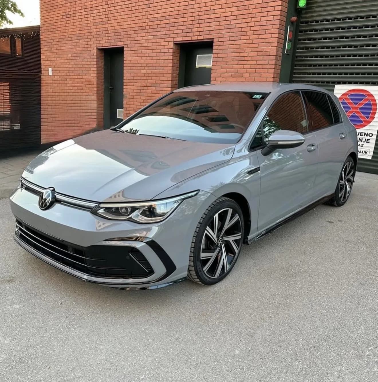 Volkswagen Golf - prednji desni izgled