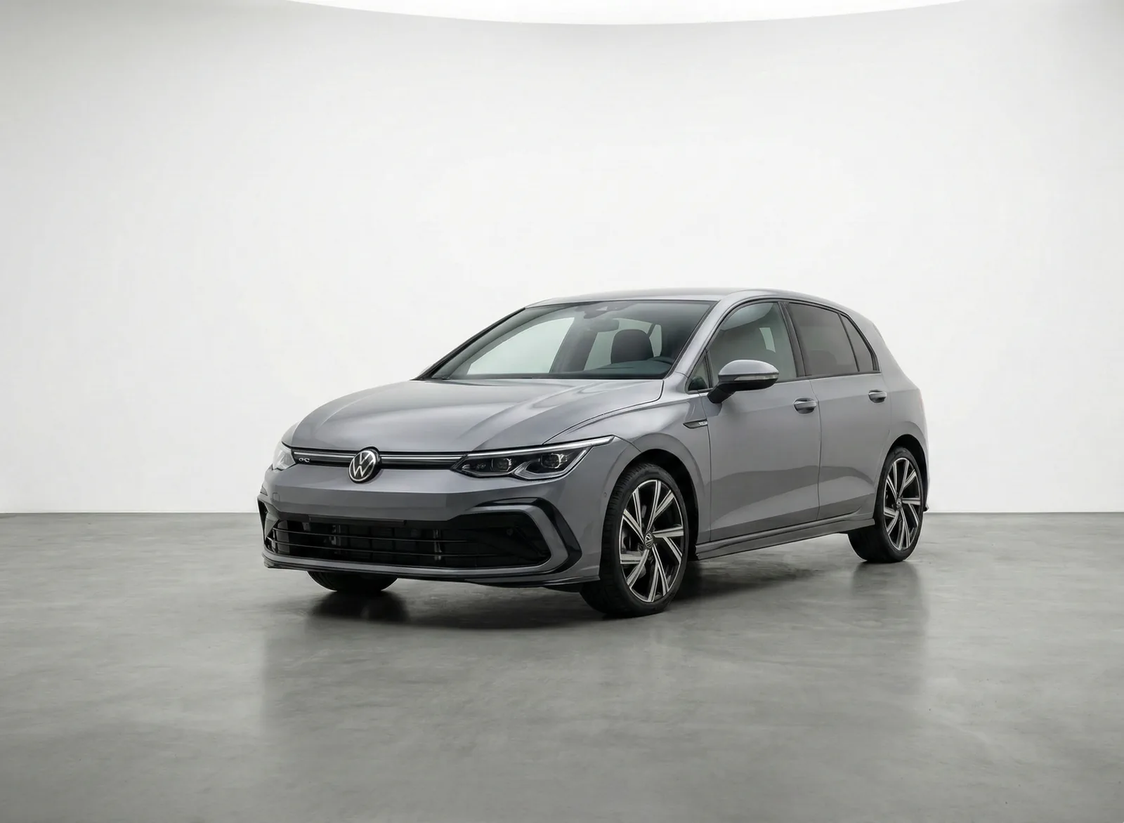 Volkswagen Golf 8 R-Line iz Comwell ponude vozila
